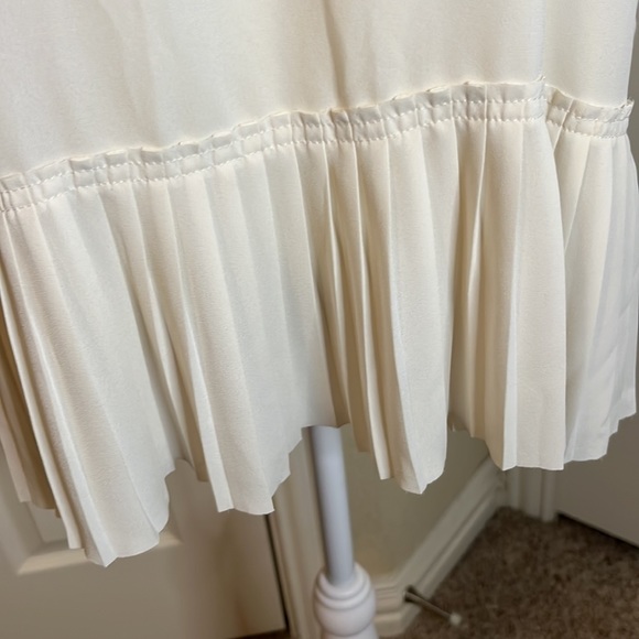 Banana Republic Cream Blouse - Picture 3 of 9